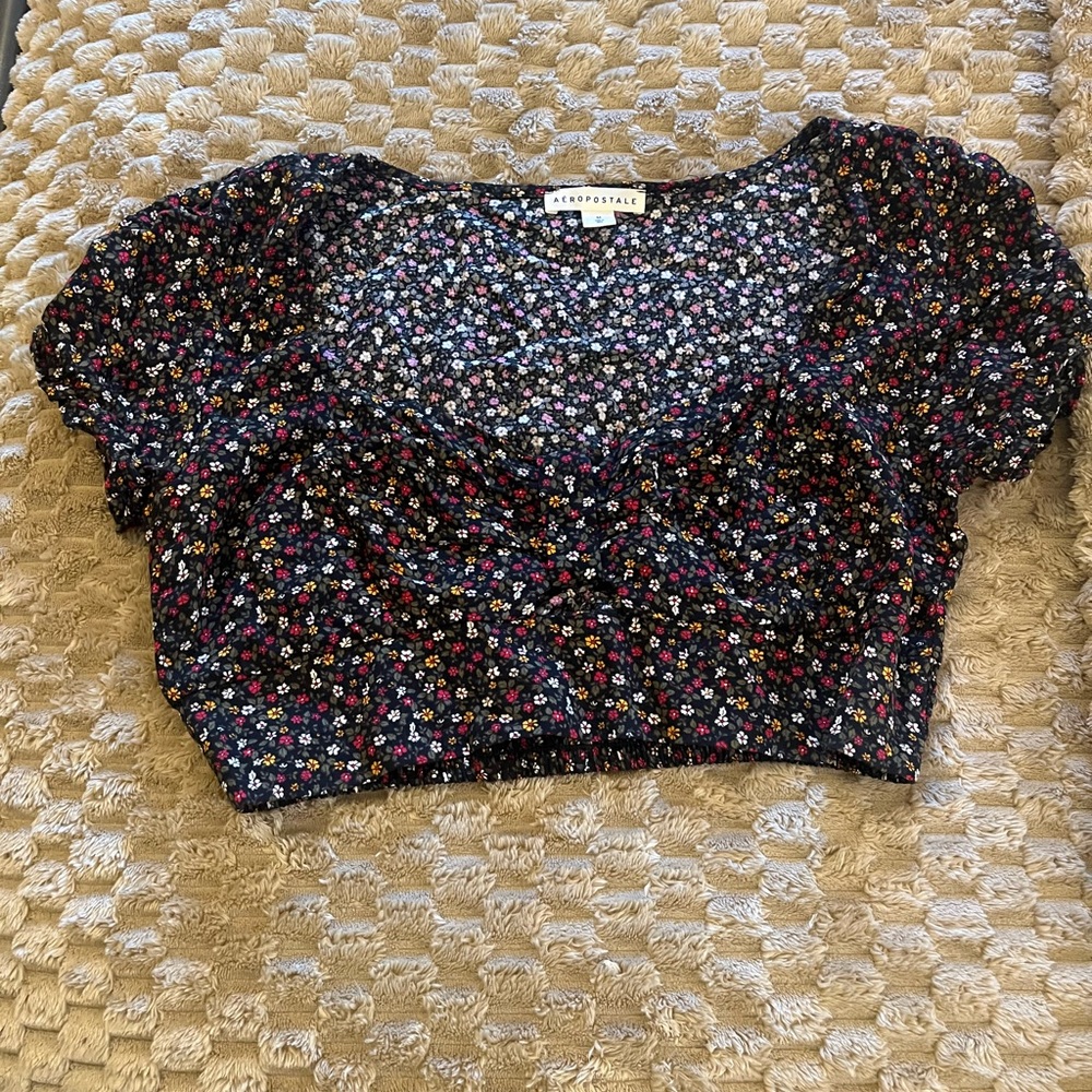 Puff Sleeve Crop Blouse in Black and White